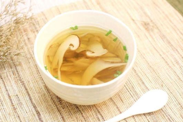 葱花清炖松茸汤的做法，功效作用与食用禁忌