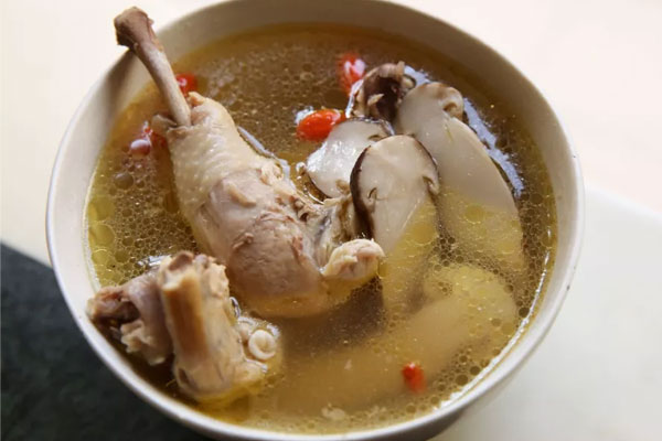 石锅松茸炖鸡怎么做好吃