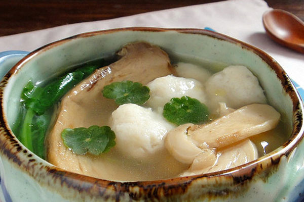 松茸鱼丸汤怎么做才好吃，松茸鱼丸汤的营养价值