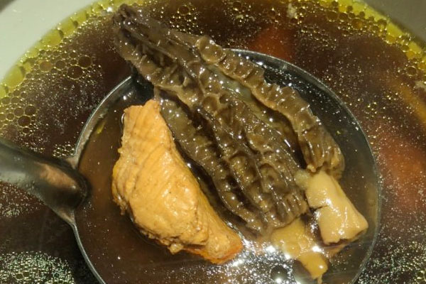 羊肚菌煲鸡汤的功效作用与营养价值