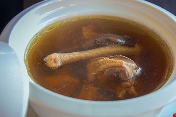 牛肝菌鸽子汤的功效作用与营养价值