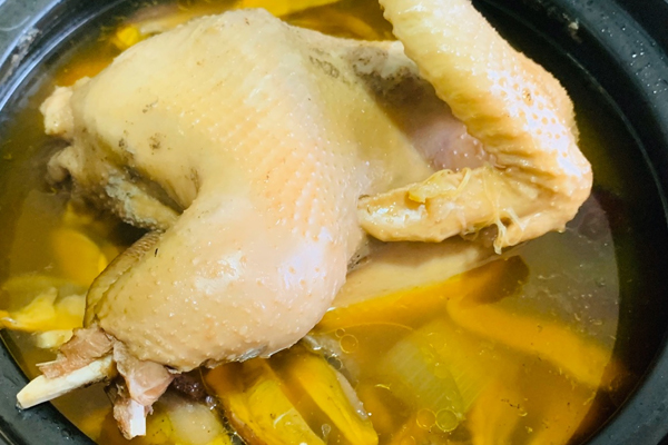 新鲜黑牛肝菌鸡汤的做法以及功效，新鲜黑牛肝菌煮多久最好