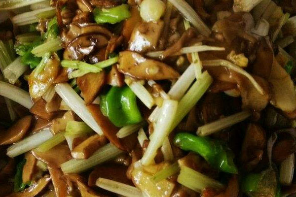 干牛肝菌炒芹菜怎么做才好吃，有哪些禁忌