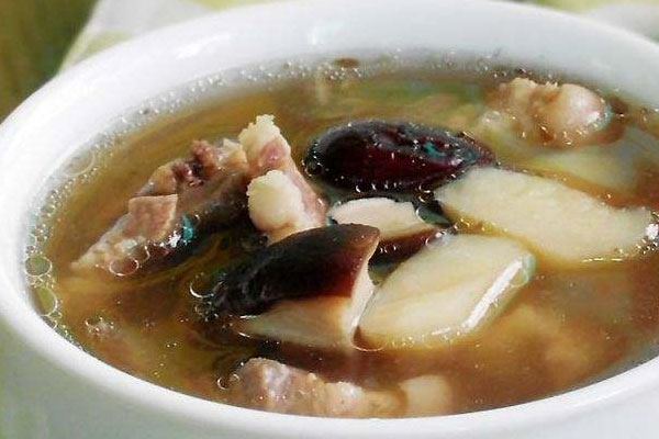 牛肝菌鸽子香菇汤的做法