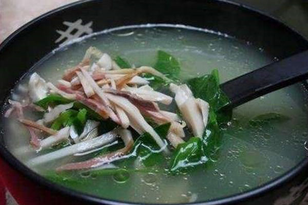 干鸡枞菌煲汤的做法