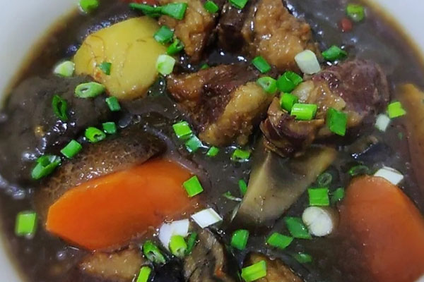 牛肝菌土豆炖牛腩怎么做好吃