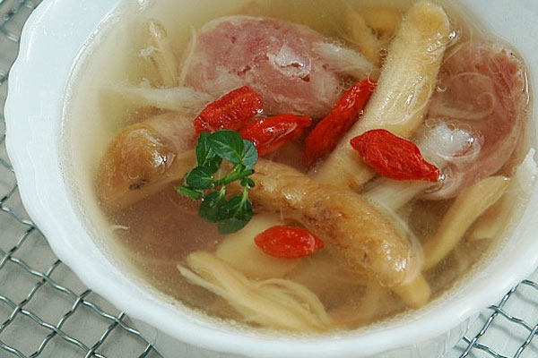 松茸鱼翅枸杞汤怎么做好吃，有哪些功效作用
