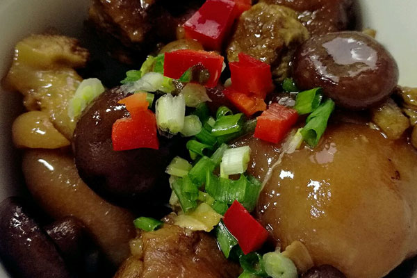 松茸香菇焖猪蹄怎么做好吃