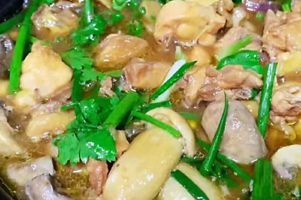 松茸口蘑焖鸡的做法