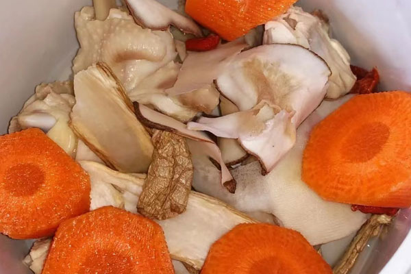 松茸海底椰鸡汤的营养价值