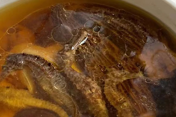 羊肚菌海马黄芪汤的做法