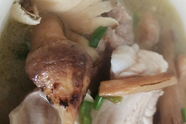 鸡枞菌橄榄扇骨汤的做法，有哪些营养价值