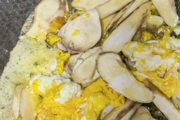 胃炎可以吃鸡枞菌吗